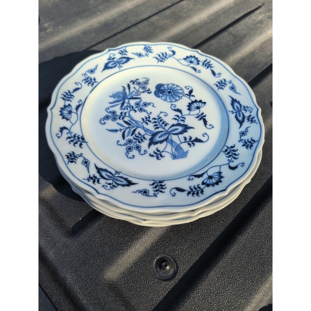 Blue Danube Japan Salad/Dessert Plates Set of 4 Blue Onion Floral 8.75"
